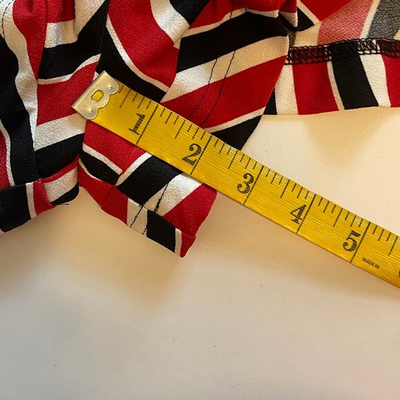 Express NEW High Waisted Striped Ruffle Shorts Womens Small Red Black White NWT - Picture 10 of 10